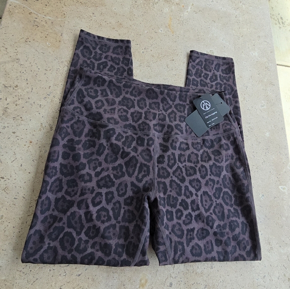Chic Leopard Pattern Leggings - Picture 5 of 5